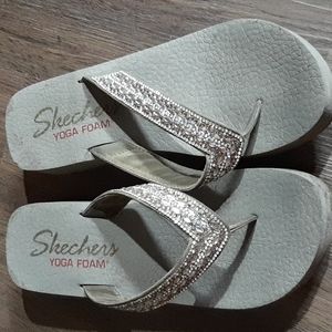 Skechers foam flip flops women size 9